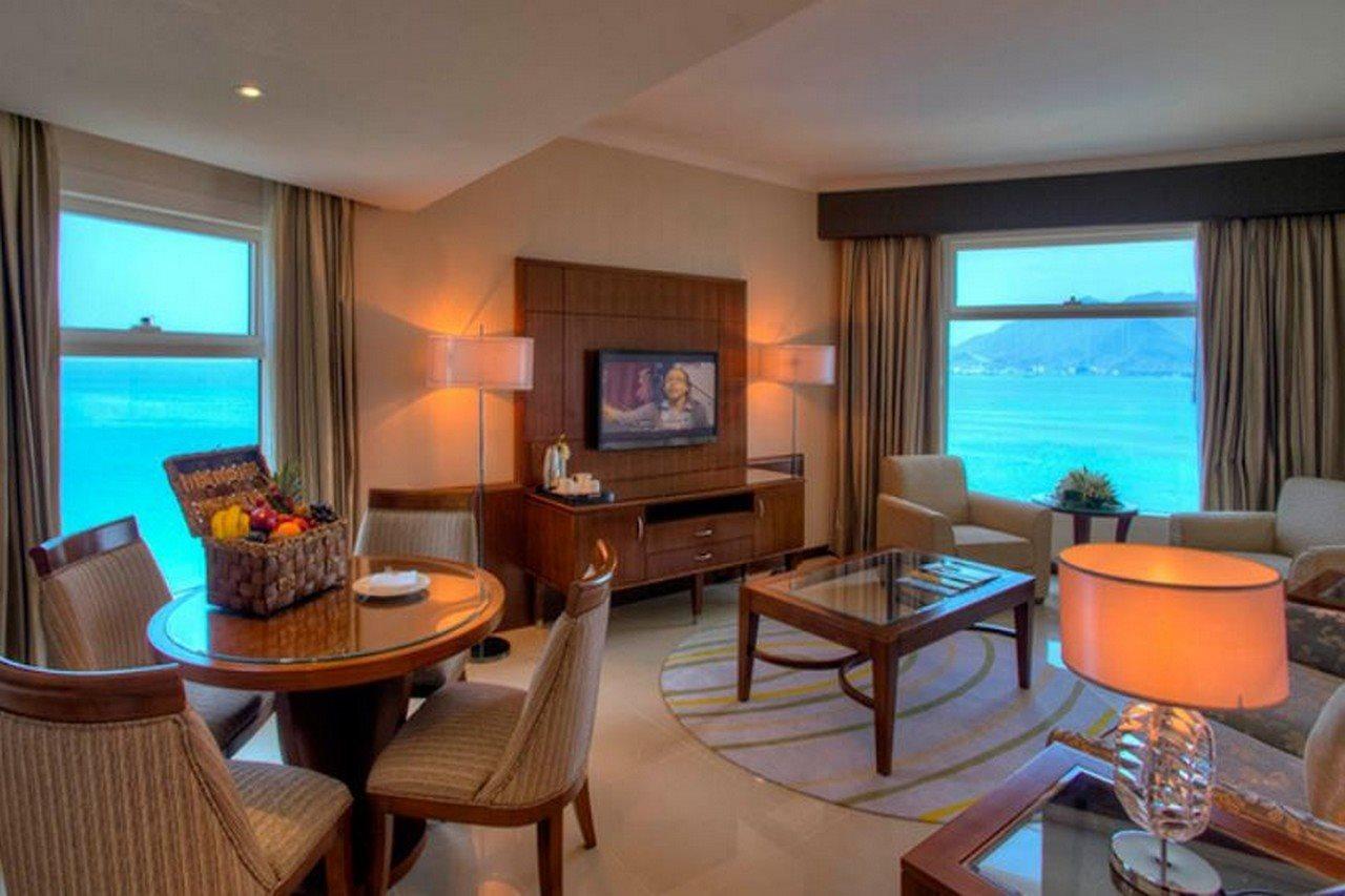 Oceanic Khorfakkan Resort & Spa Khor Fakkan Kültér fotó